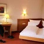 Hotel Weingut Sandwiese Winzerhotel 4*