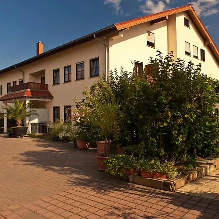 Отель Weingut Sandwiese Winzerhotel