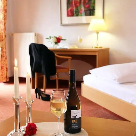 Weingut Sandwiese Winzerhotel Otel Worms
