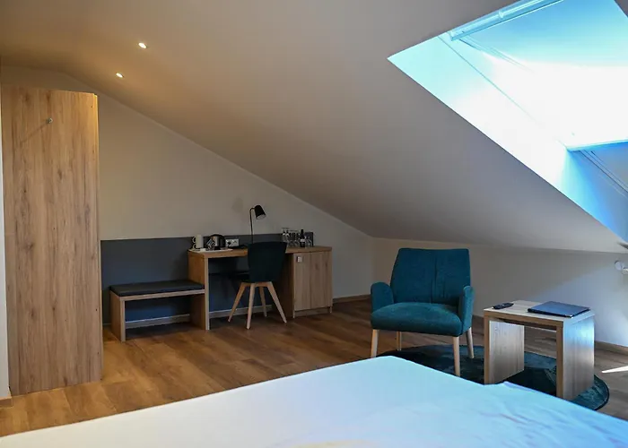 Weingut Sandwiese Winzerhotel 4* 보름스